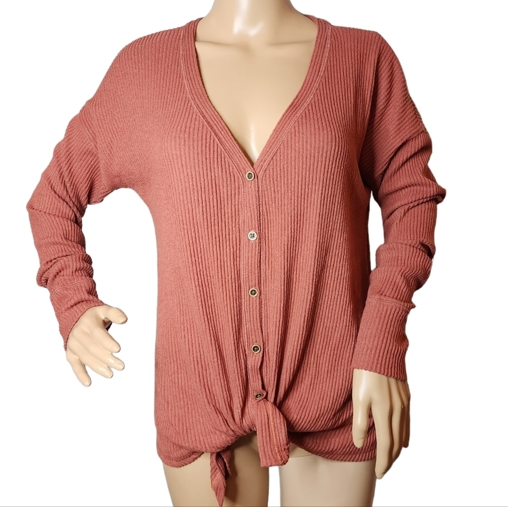 Abercrombie and Fitch soft and‎ cozy button up tie front ribbed top. M.